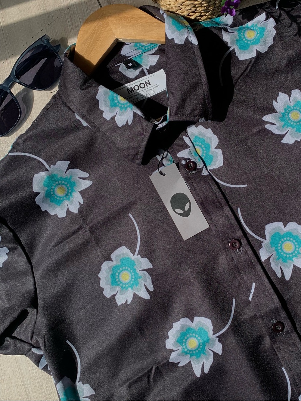 Moon Black Short-Sleeve Floral Button-Down Shirt - Teal & White Bloom
